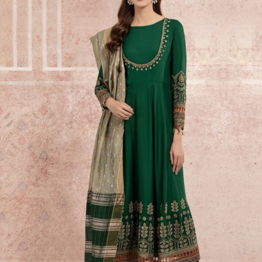 Elegant Green Long Sleeve Embroidered Maxi Dress